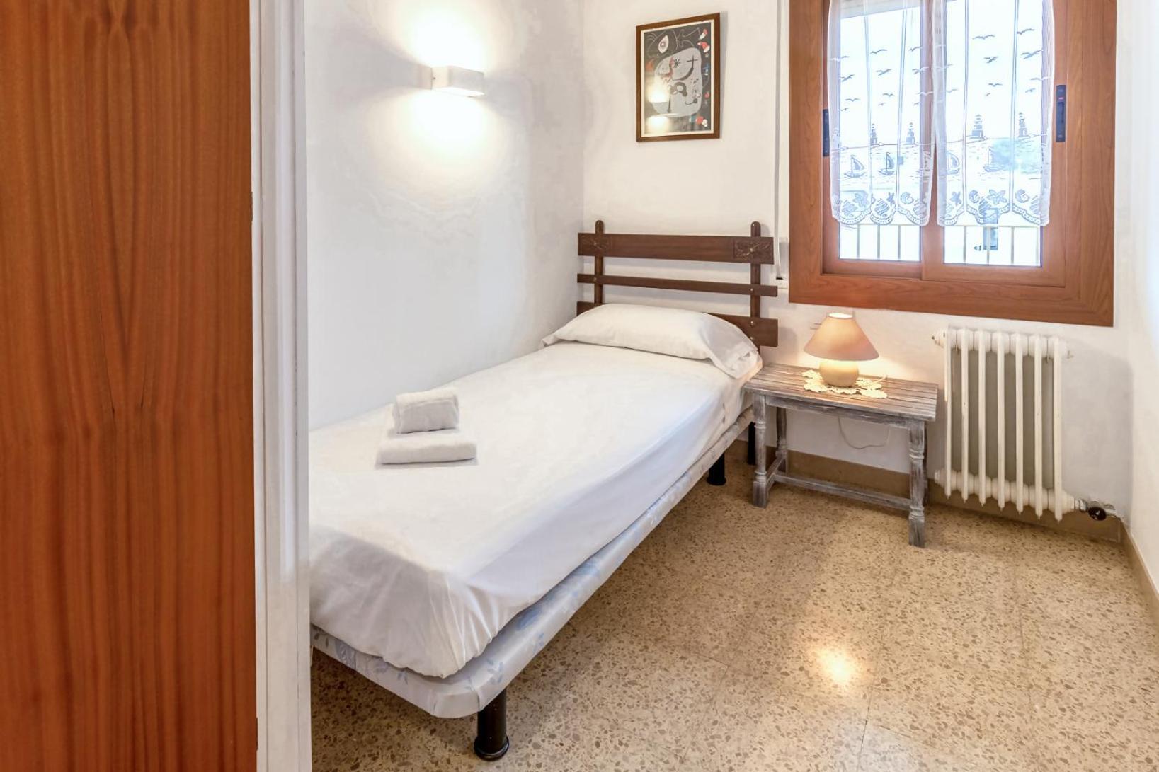 Apartamento Sant Carles 22 Soleado Con Vistas Al Mar Gerona